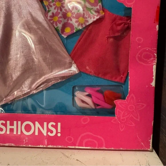 Vtg 1995 Barbie Fashion Gift Set 6 Complete Fashions Mattel #68073-94 New - Picture 8 of 10